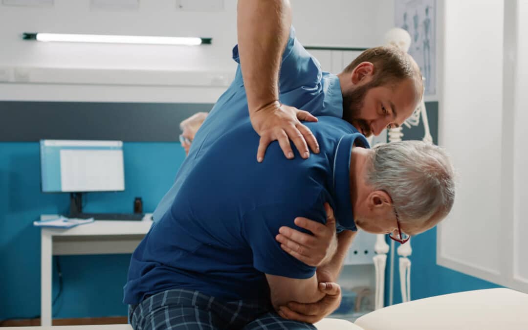 Quiropraxia para Idosos: É Segura e Eficaz?